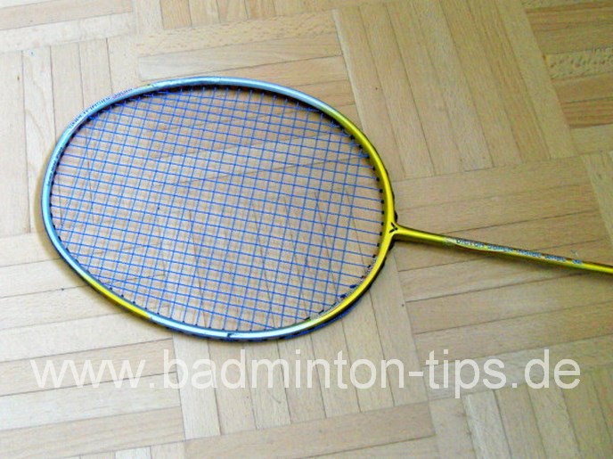 Reparierter Racket - Badmintontraining auf www.badminton-tips.de