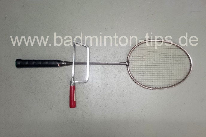 Schaft knapp über dem Griff absägen  - Badmintontraining auf www.badminton-tips.de