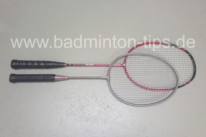 Vergleich Normal-Racket vs Kinder-Racket - Badmintontraining auf www.badminton
